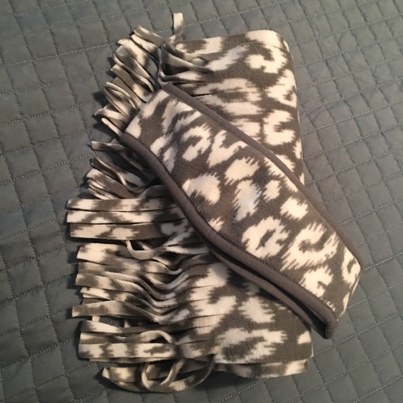 🩶OLD NAVY Super Soft & Warm Scarf/Head Wrap Set - Picture 8 of 8
